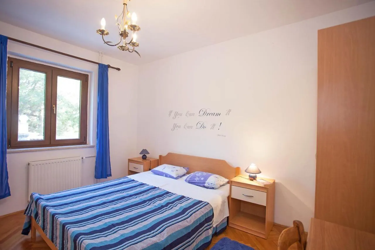 באניולה Apartments And Room Agata