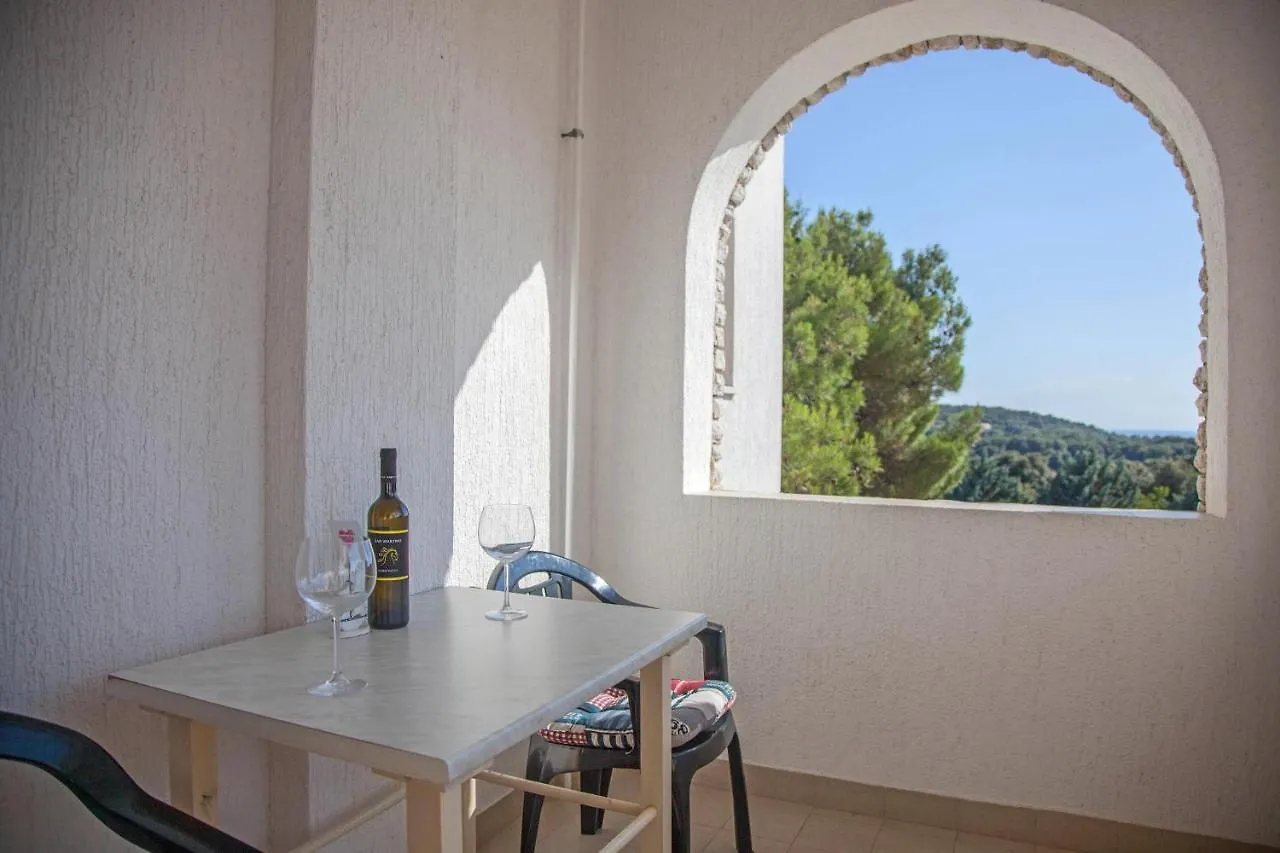 באניולה Apartments And Room Agata